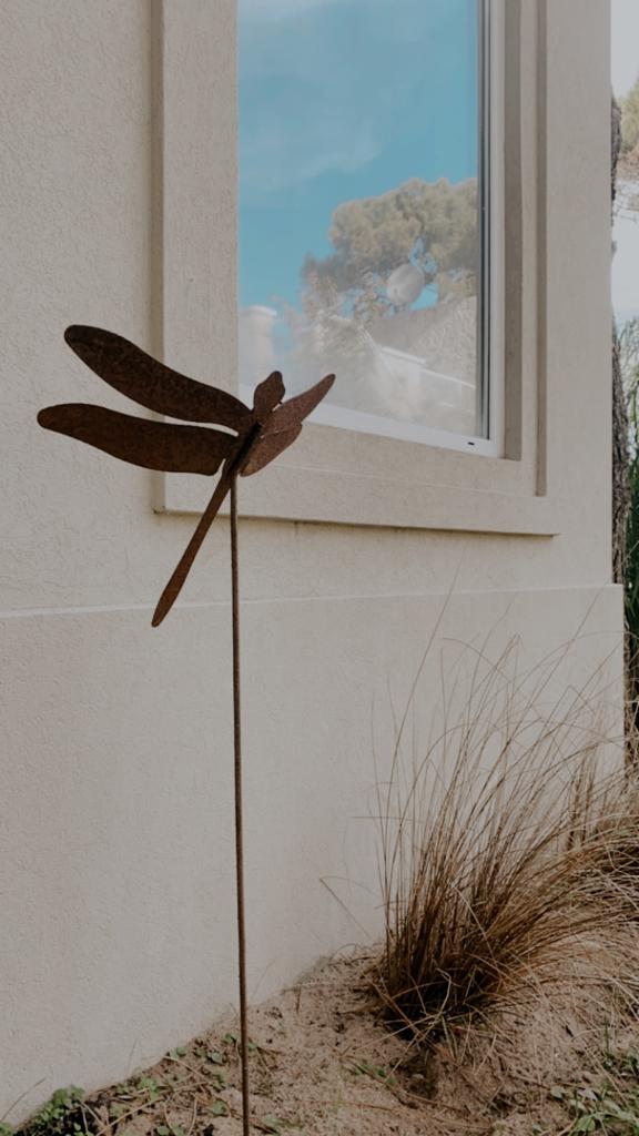 Detalles decorativos en pared exterior