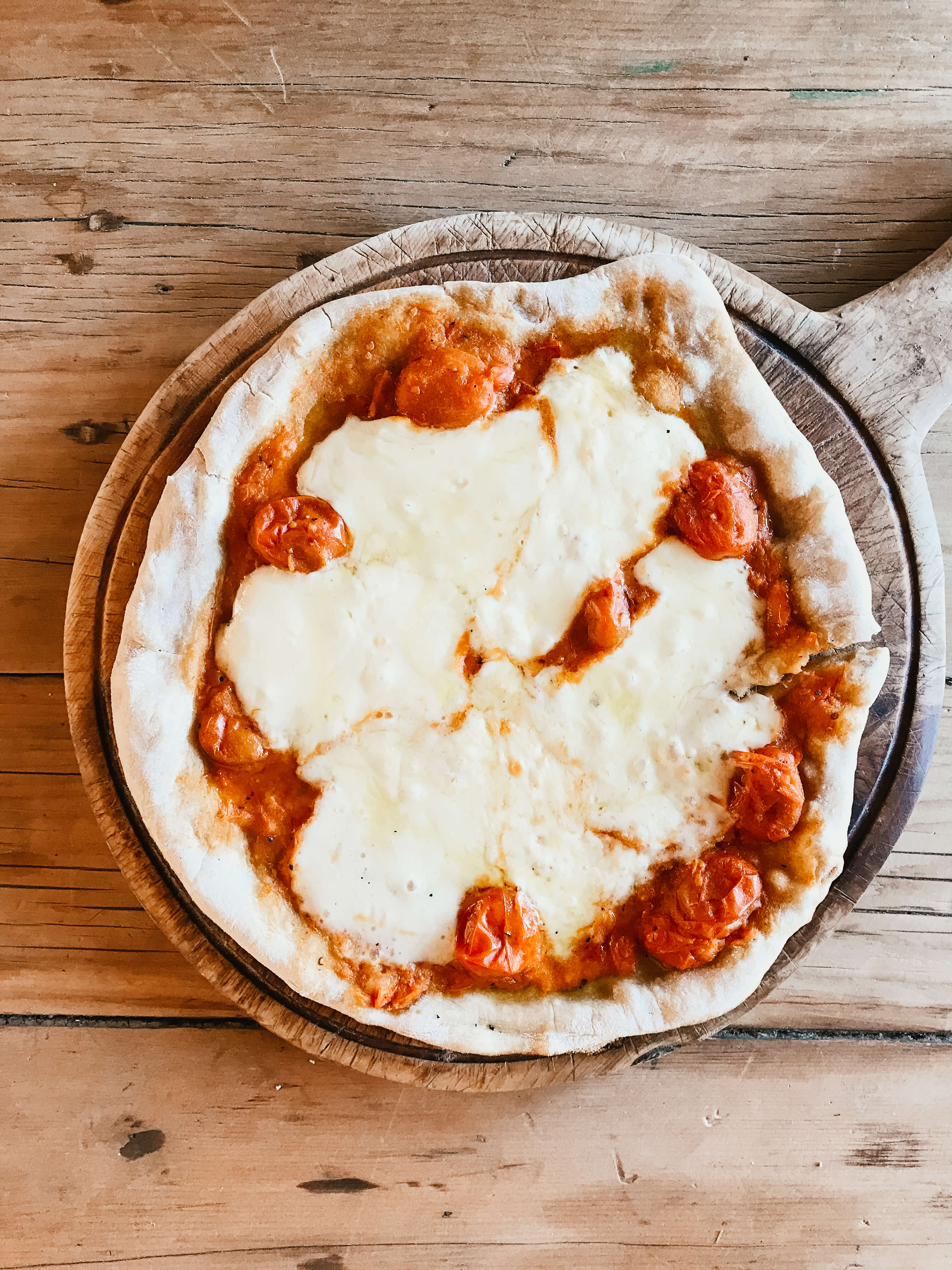 Pizza napoletana de cuatro quesos